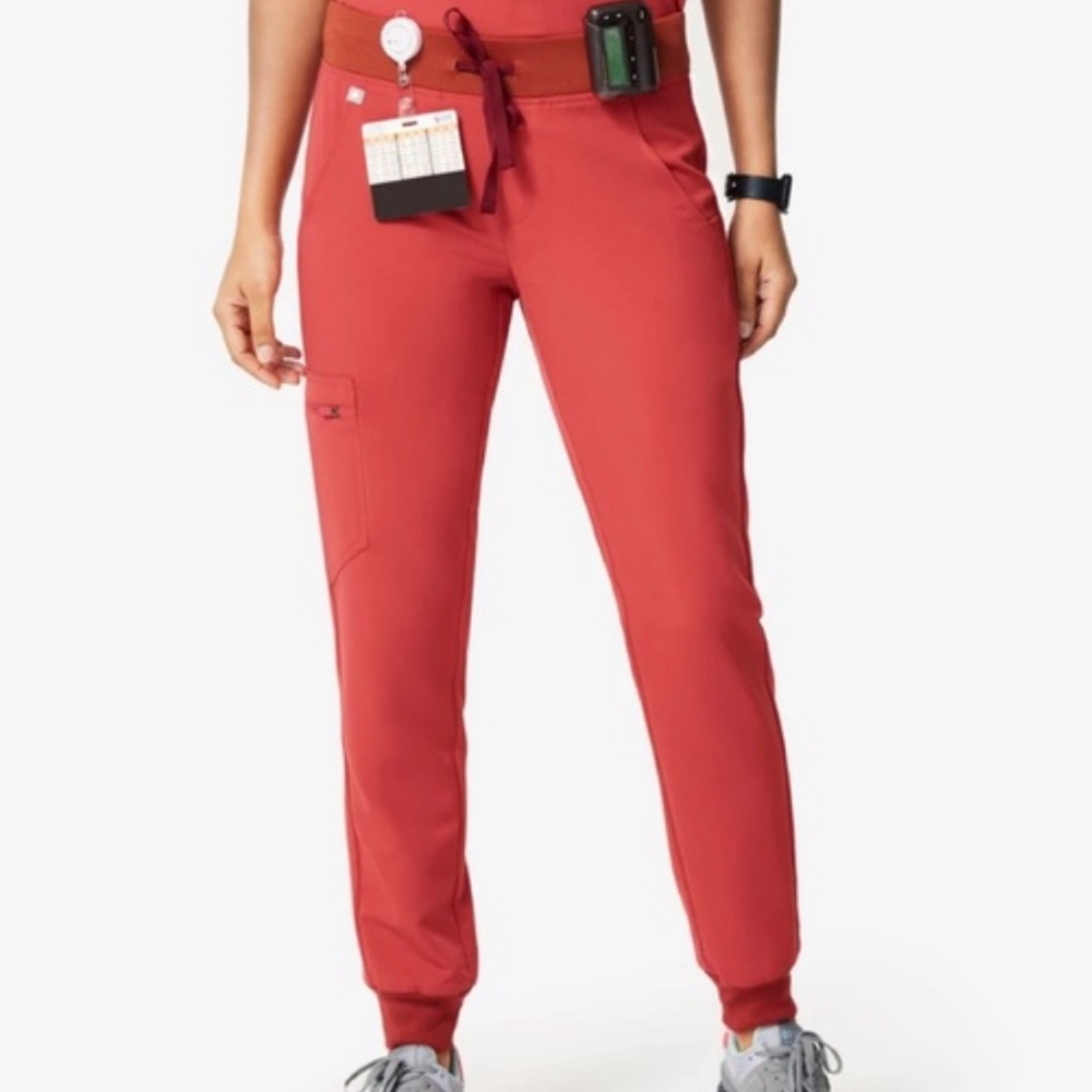 Figs Zamora Joggers in Clay XSP